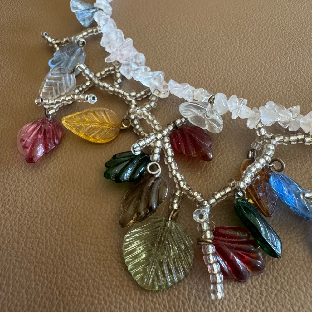 Elegant Multicolor Leaf Necklace - Picture 4 of 6